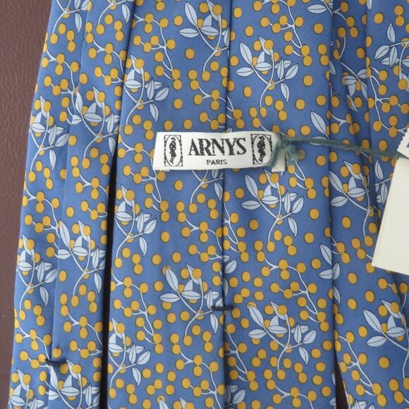 ❤️NWT ARNYS PARIS Blue Gold Berries and Leaves Pattern 100% Silk Necktie Tie - Picture 4 of 6